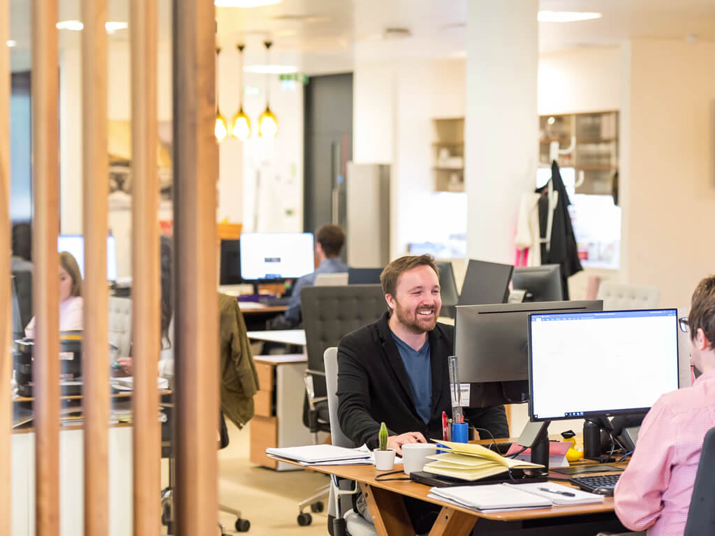 Guide to safe and first-class hourly charter services for corporate events